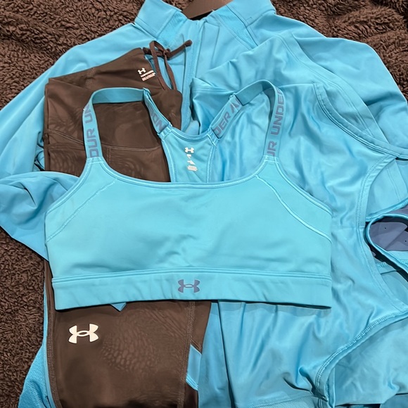 Under Armour Other - Under Armour Run Bundle Set of 4 Pieces Size Small Jacket, Capri, Tank, Bra,
